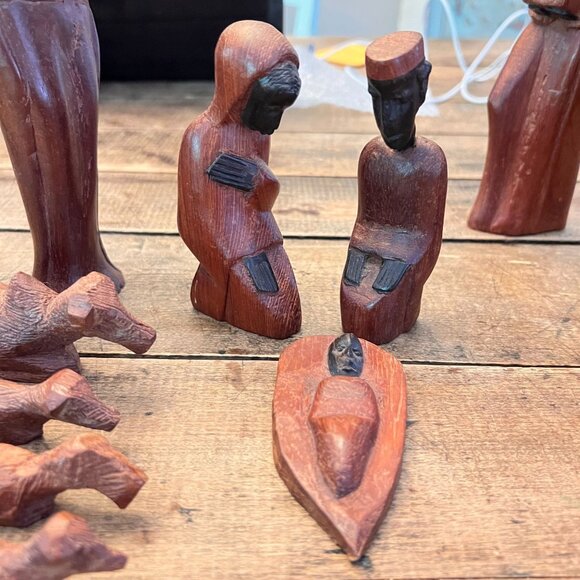 Hand Carved Wooden Nativity Tribal Set of 12 Jesus Mary Joseph Kings Christmas - Picture 2 of 16